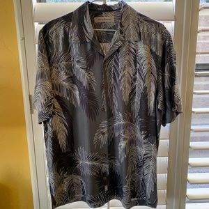 Tommy Bahama Mens Hawaiian Print shirt, short sleeve, button down Size M